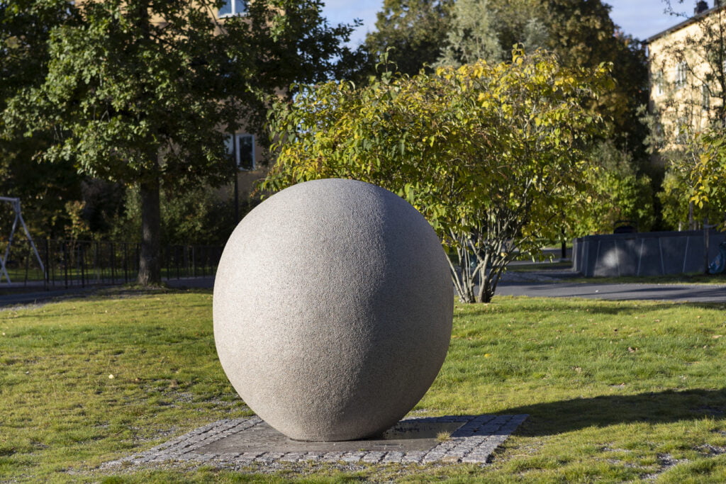 Cover Image for Eva Langes skulpturer i Enbacksparken